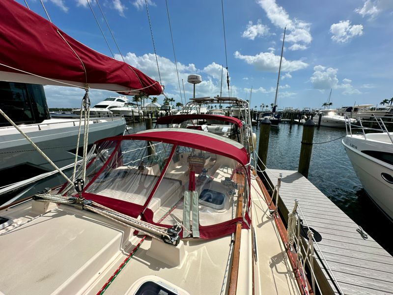 1995 Island Packet 40