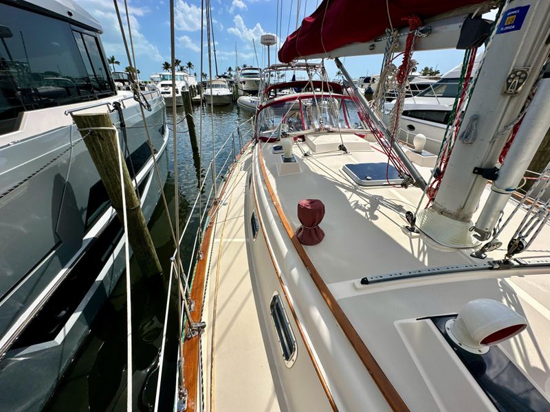 1995 Island Packet 40