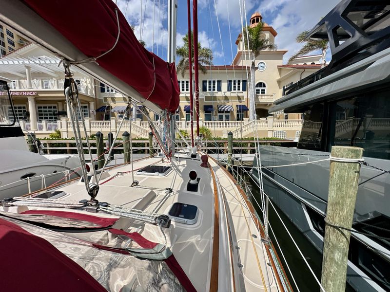 1995 Island Packet 40