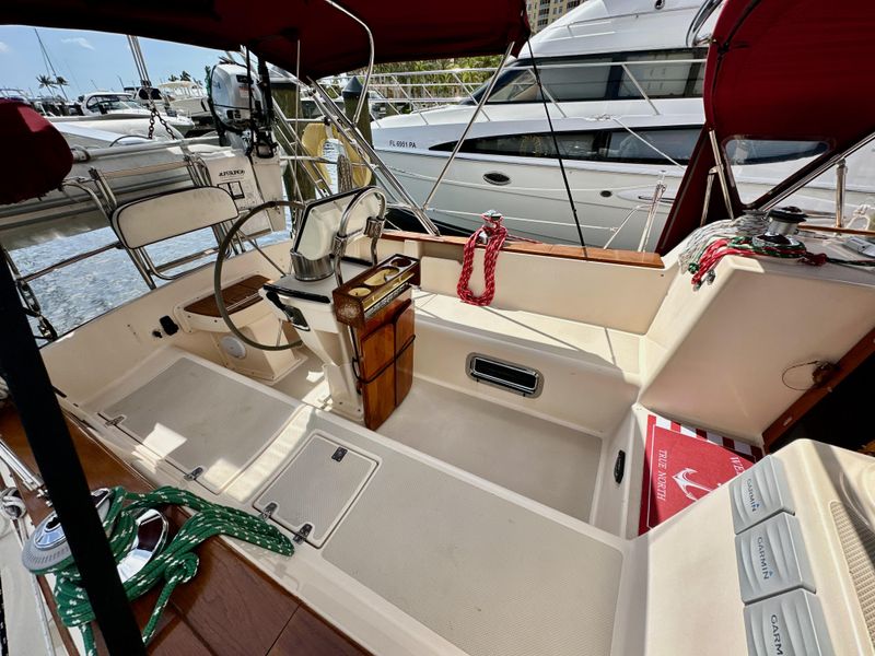 1995 Island Packet 40