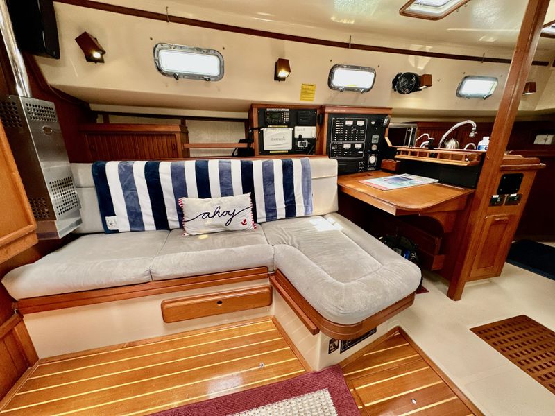 1995 Island Packet 40