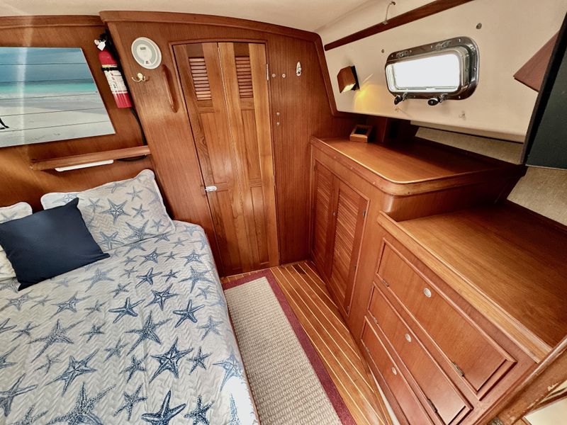 1995 Island Packet 40