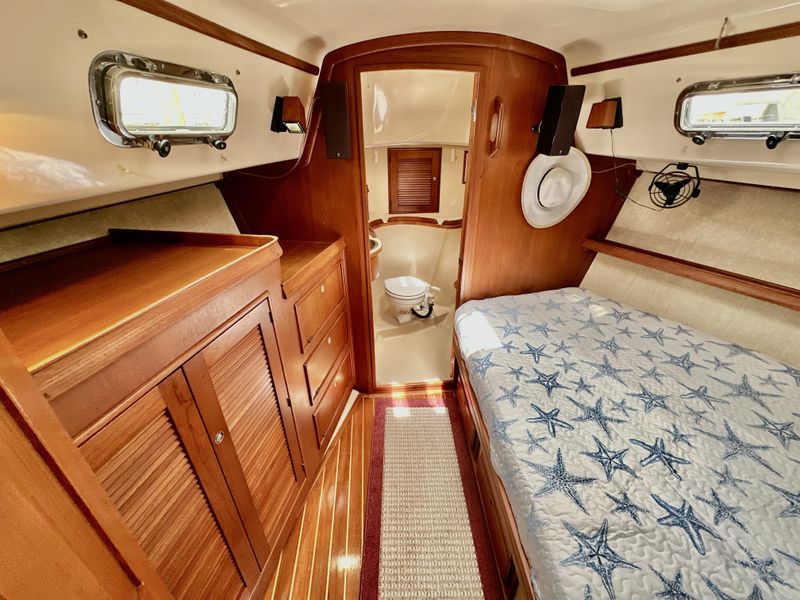 1995 Island Packet 40