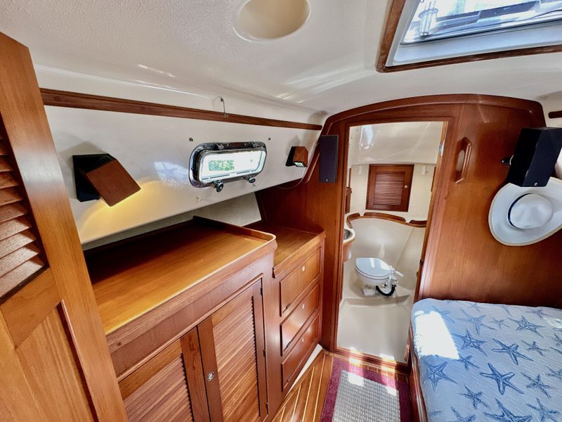 1995 Island Packet 40