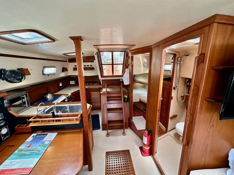 1995 Island Packet 40