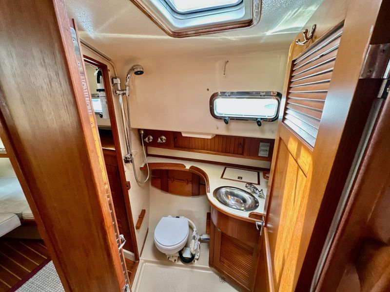 1995 Island Packet 40