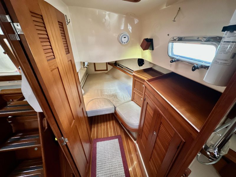 1995 Island Packet 40