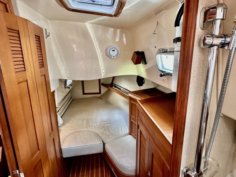 1995 Island Packet 40