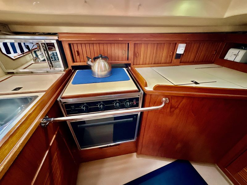 1995 Island Packet 40