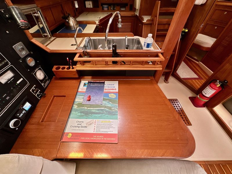 1995 Island Packet 40