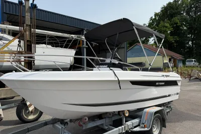 2025 B2 Marine 155 FISHING
