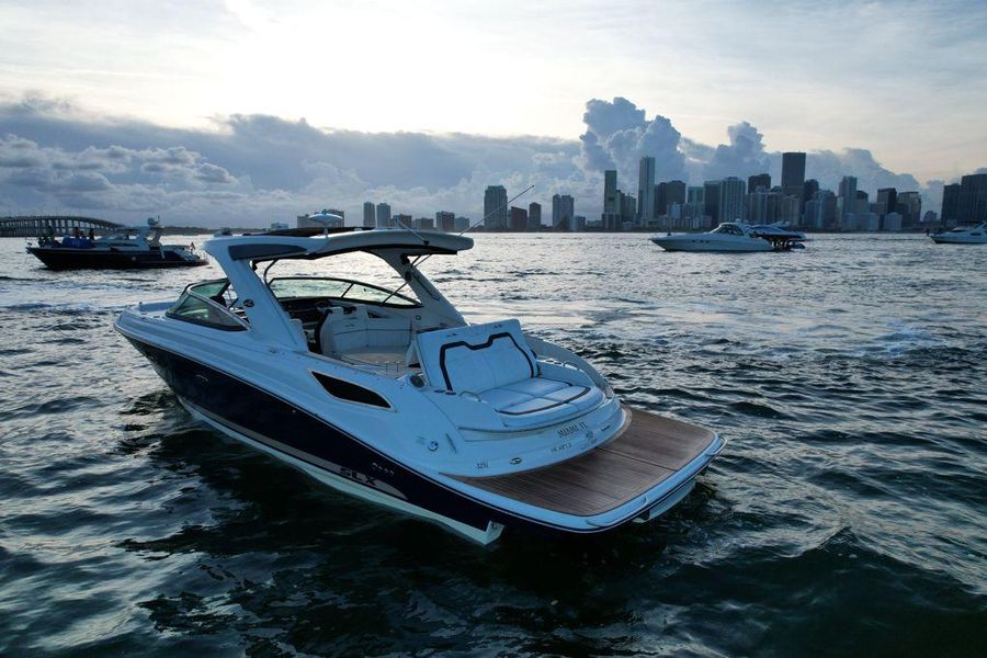 2015 Sea Ray 350 SLX