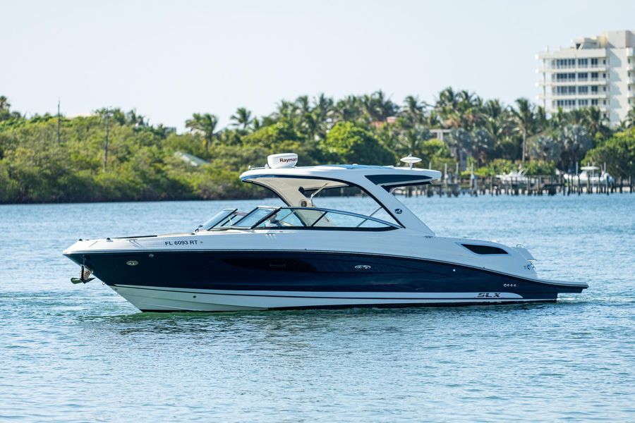 2015 Sea Ray 350 SLX