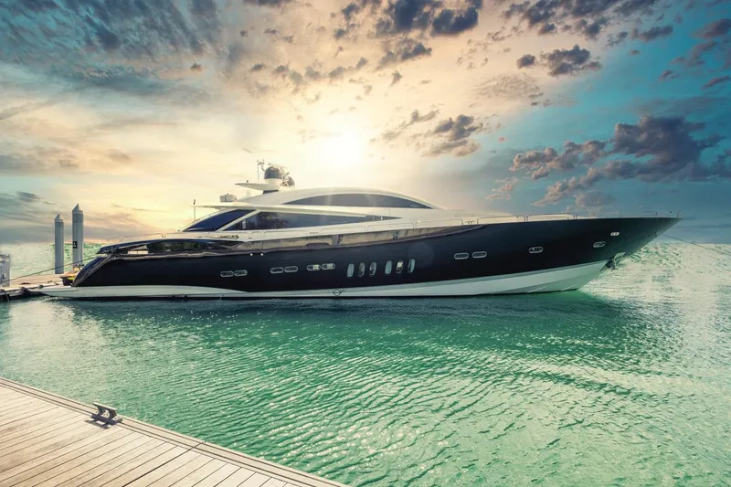 Skyfall Yacht Photos Pics 