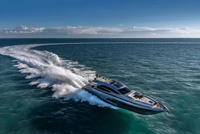 Pershing 8X