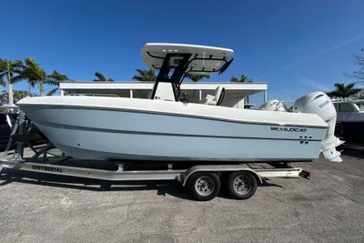 World Cat 235 TE