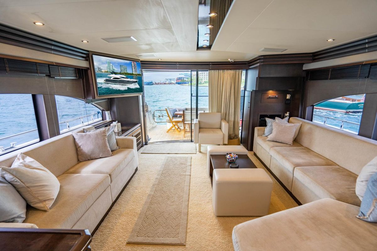 2015 Marquis 72 