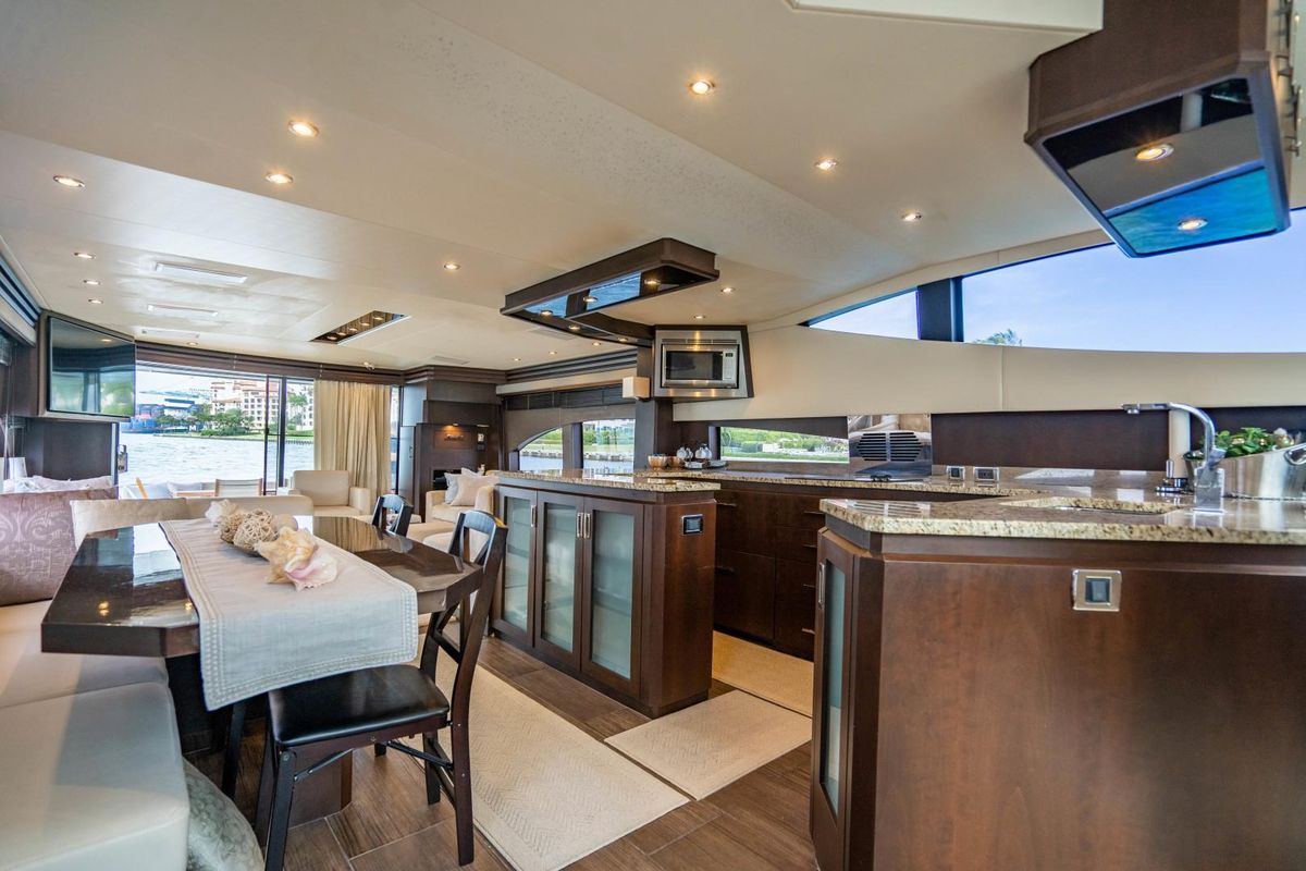 2015 Marquis 72 