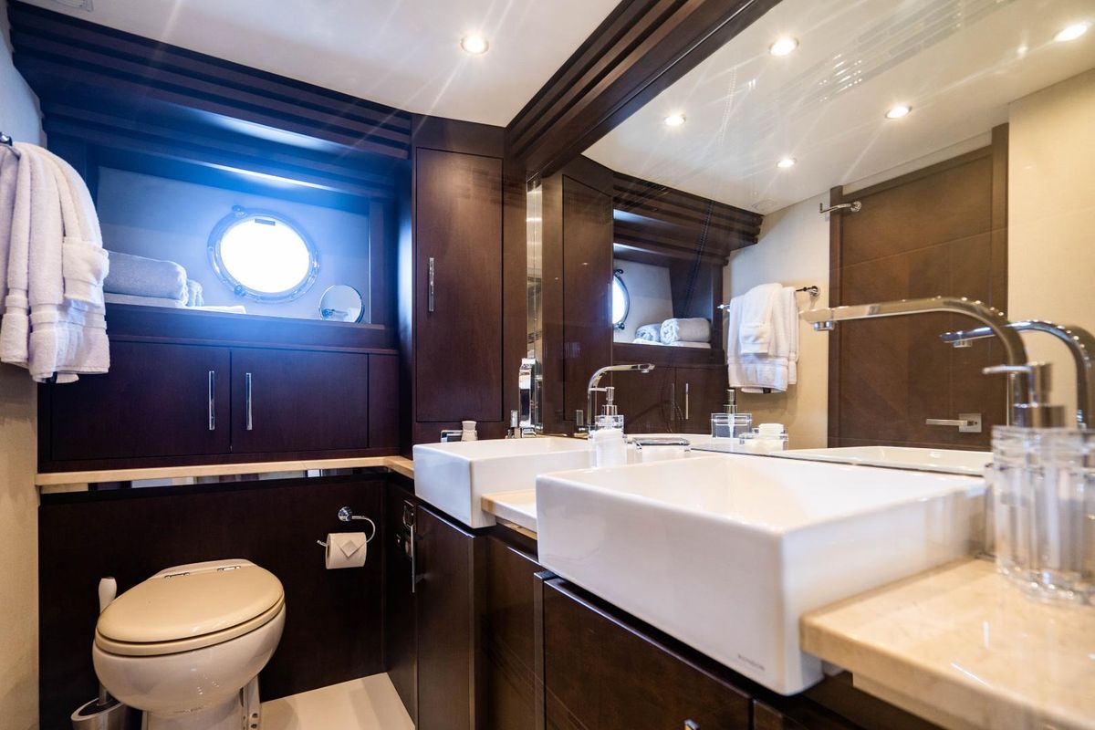 2015 Marquis 72 