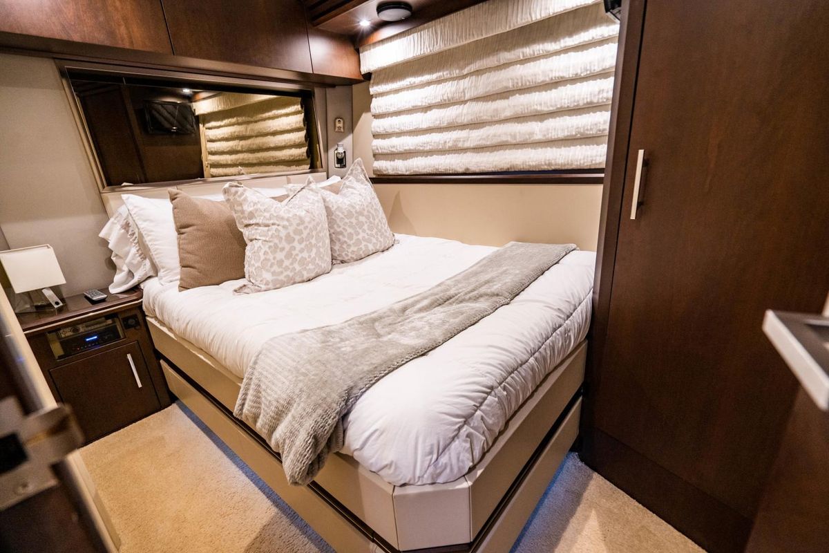 2015 Marquis 72 