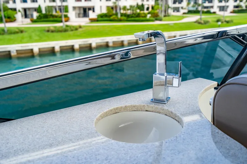 Maya Yacht Photos Pics Marquis 72 - Maya - Sink