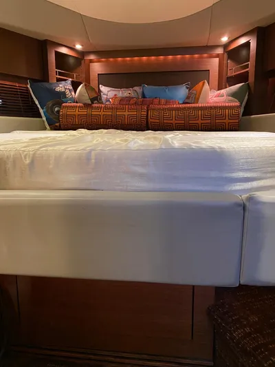  Yacht Photos Pics Luxurious 2015 Sea Ray 510 Sundancer cabin interior with plush bedding.