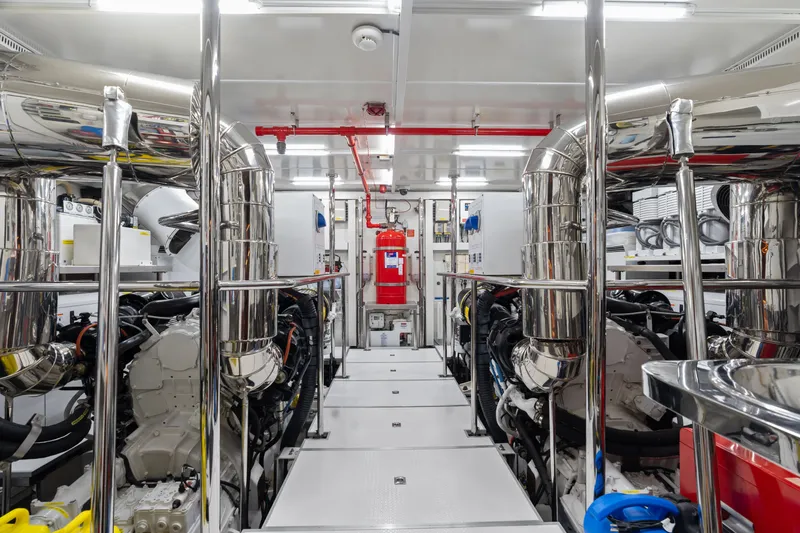 Wild Duck Yacht Photos Pics 