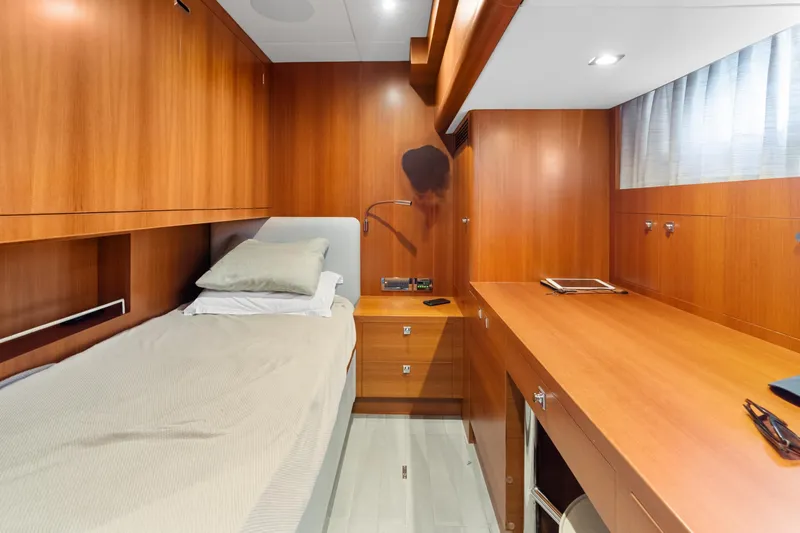 Wild Duck Yacht Photos Pics 