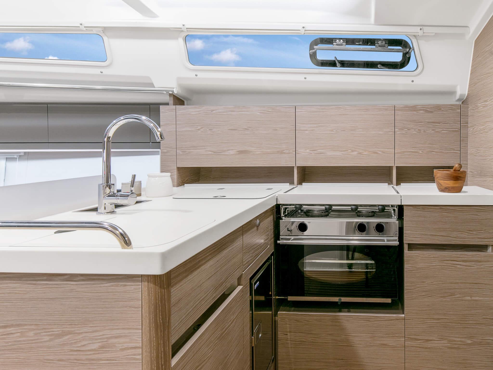 2025 Hanse 388 Racer/Cruiser for sale YachtWorld