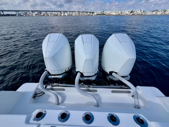 Safe Harbor/bluewater Yacht Sales Yacht Photos Pics 