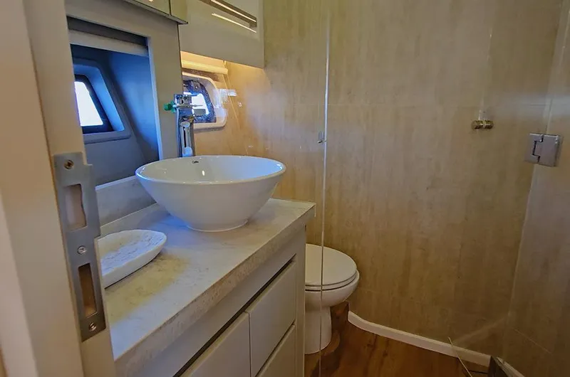 Z480 Yacht Photos Pics 