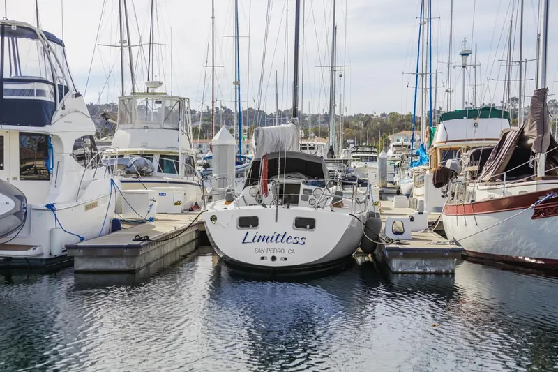 Limitless Yacht Photos Pics 