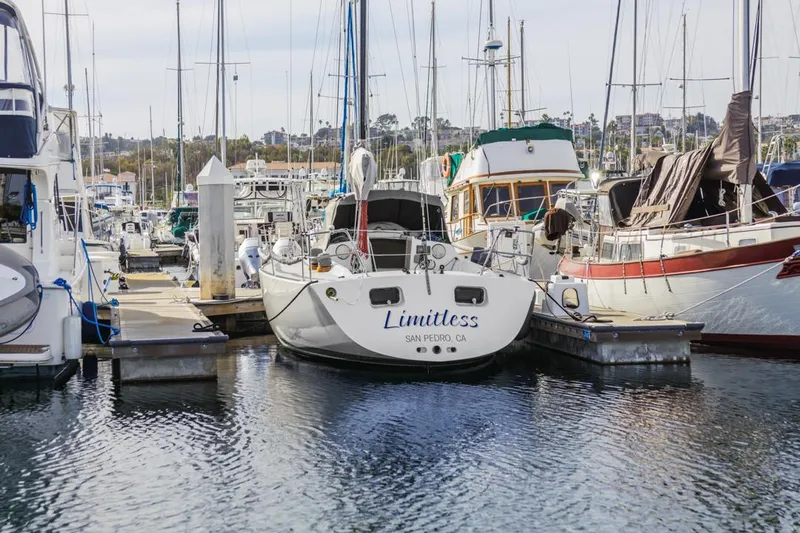 Limitless Yacht Photos Pics 