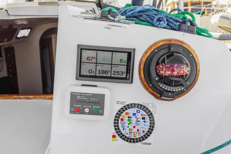 Limitless Yacht Photos Pics 