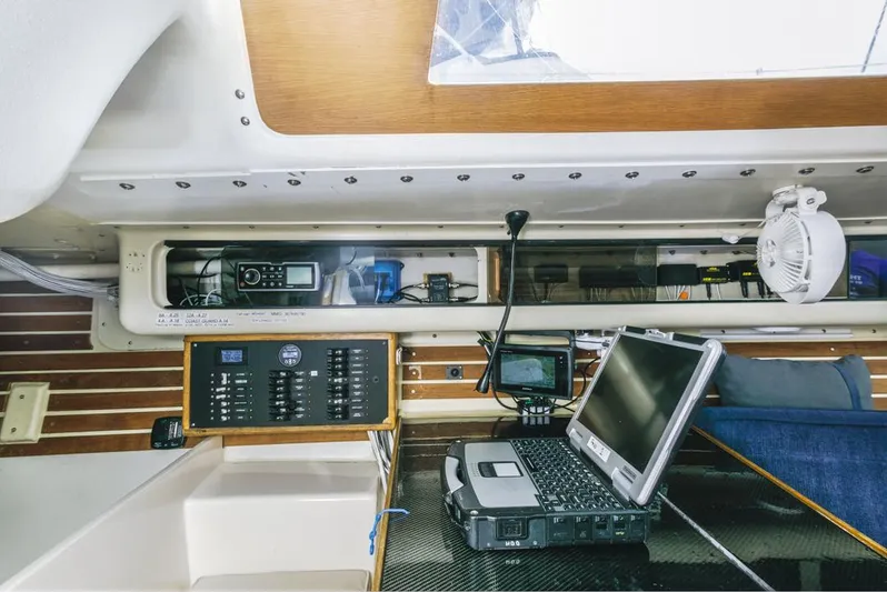 Limitless Yacht Photos Pics 