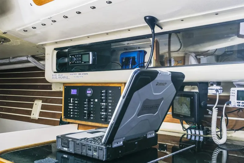 Limitless Yacht Photos Pics 