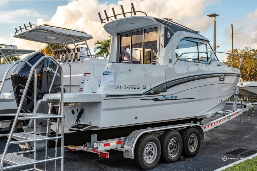 2022 Beneteau America Antares 8 OB