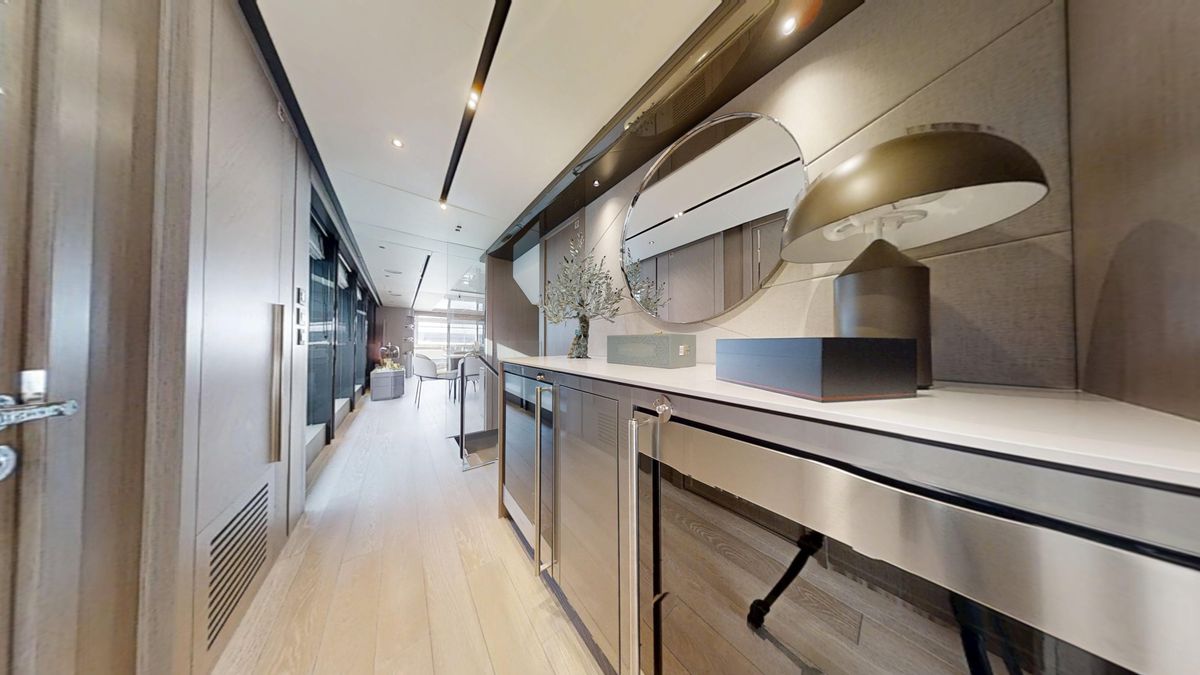 2023 Sunseeker 100 