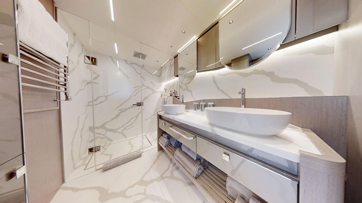 2023 Sunseeker 100 