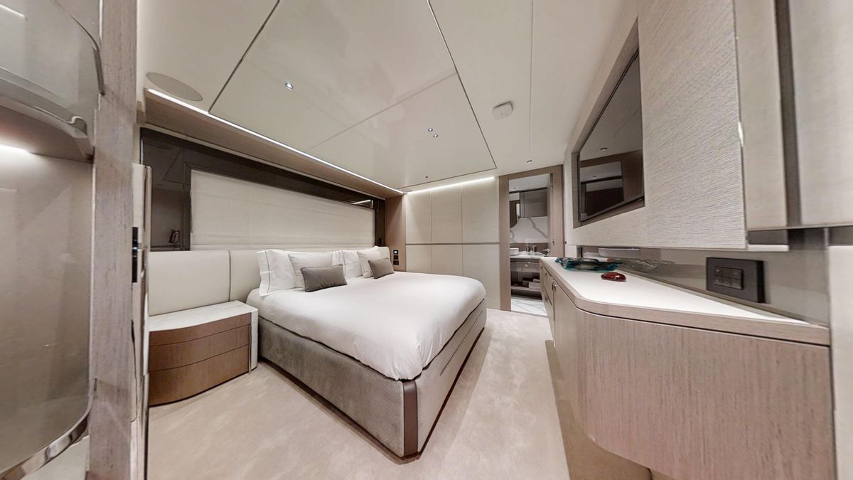 2023 Sunseeker 100 
