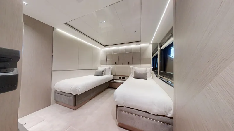 Majic Yacht Photos Pics 