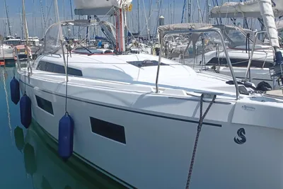 2022 Beneteau Oceanis 34.1