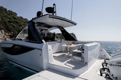 Yacht