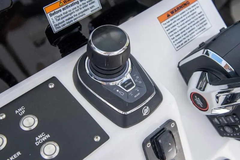 $100,000 Off Msrp !!! Yacht Photos Pics 