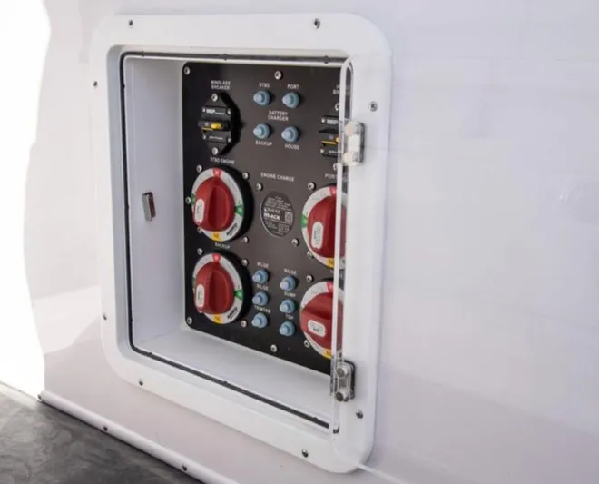 $100,000 Off Msrp !!! Yacht Photos Pics 