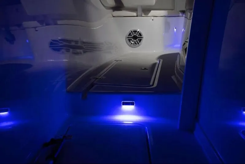 $100,000 Off Msrp !!! Yacht Photos Pics 