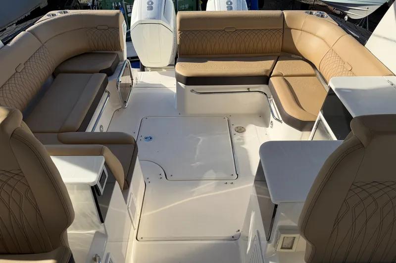  Yacht Photos Pics Luxurious seating area on 2023 Sea Ray Sundancer 370 Outboard boat.