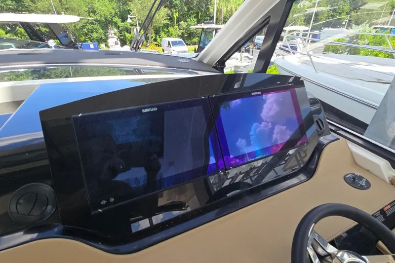  Yacht Photos Pics 2023 Sea Ray Sundancer 370 Outboard dashboard with dual Simrad displays.