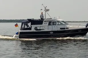 2007 Nimbus 380 Commander