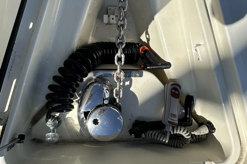 Lir Yacht Photos Pics Anchor Well